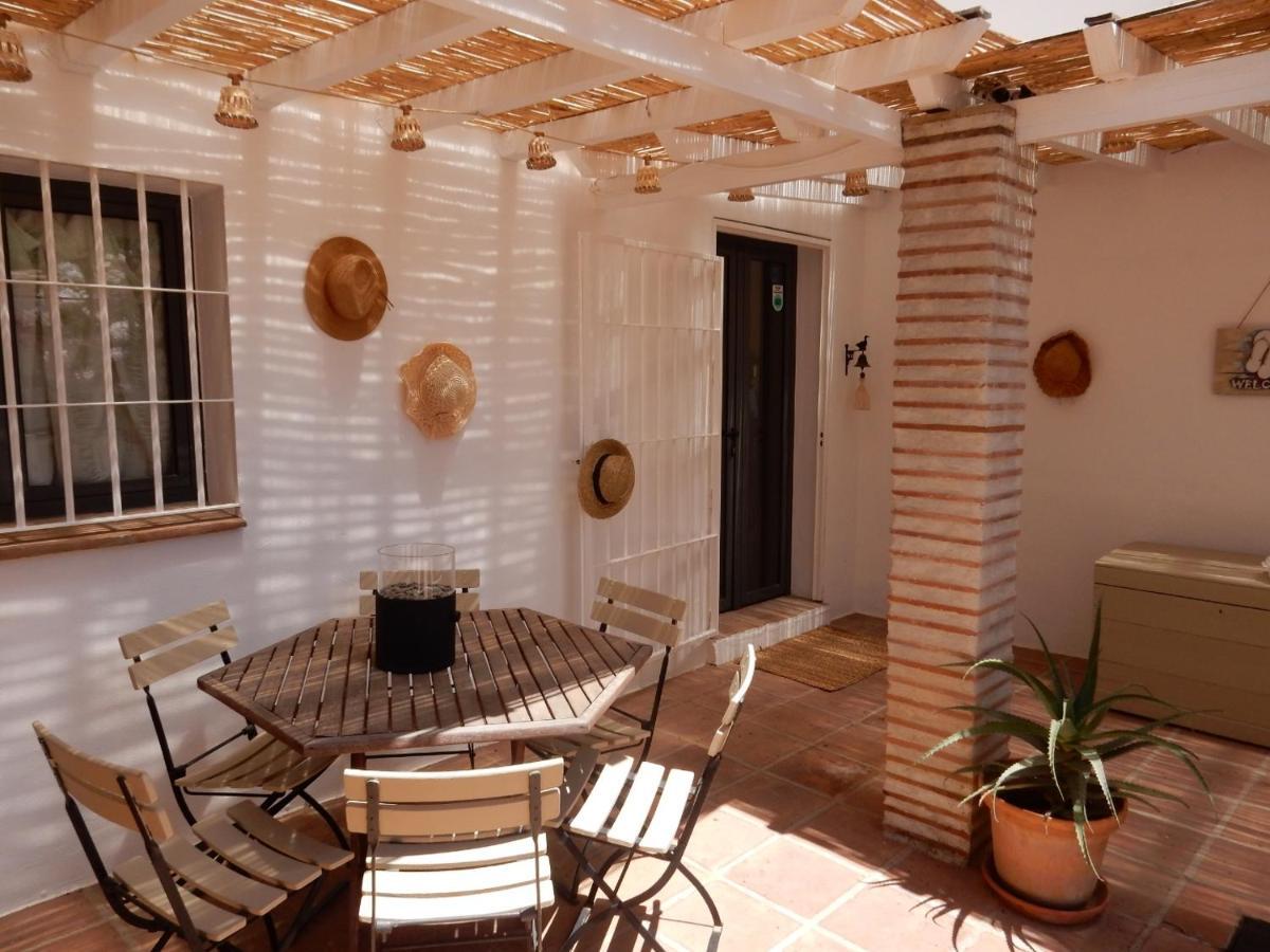Bed And Breakfast Lagabella Sedella Dış mekan fotoğraf
